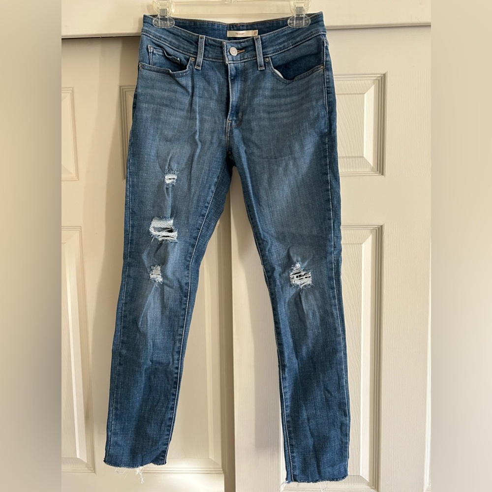 Levi’s Womens 711 Skinny Jeans - Size 27